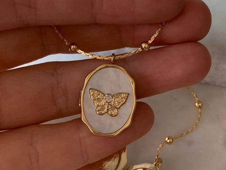 Wholesale Butterfly Shell Photo Album Photo Frame Necklace Retro Retractable Necklace Plated with Real Gold Color Fashion