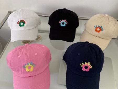 Wholesale Contrast Color Small Flower STUDIO Embroidery Soft Top Baseball Cap Online Hot Sale